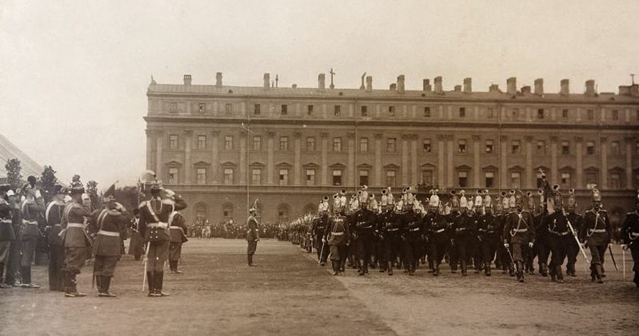 Церемониальный марш чинов Лейб-гвардии Павловского полка перед Государем Императором